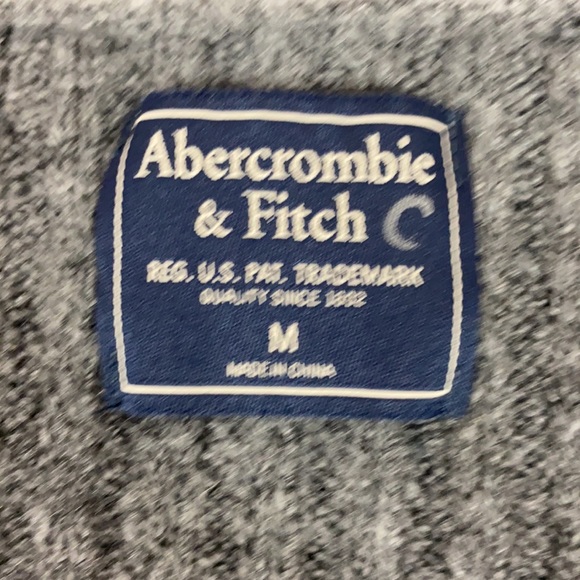 Abercrombie & Finch sweater - Picture 7 of 8